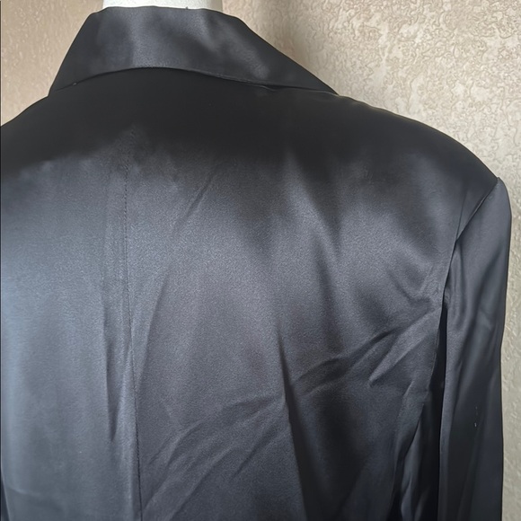 Stunning ✨✨ Peter Nygard Black Satin Tuxedo like Long Jacket NWOT - Picture 10 of 12